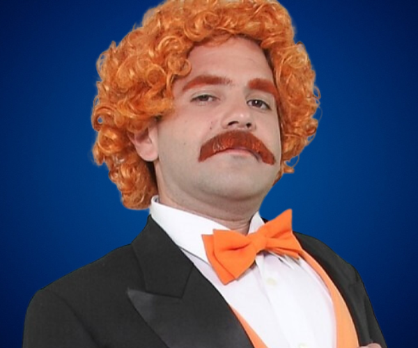 Con su inconfundible estilo, El Profesor Salomón ha conquistado al público con una combinación única de humor y enseñanza. Interpretado por Pablo Zamora, este personaje no solo ha sido un ícono televisivo, sino también una poderosa herramienta para inspirar y motivar a equipos de trabajo a través de conferencias y charlas que combinan risa y aprendizaje.