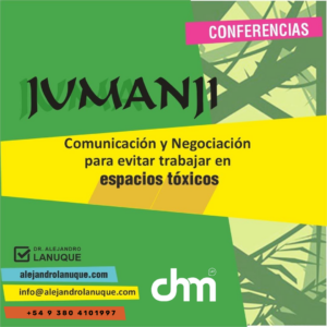 Alejandro Lanuque impartiendo una conferencia sobre liderazgo y comunicación