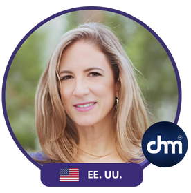 Patricia Arboleda, conferencista internacional de EE. UU., especialista en liderazgo femenino, en imagen circular con logotipo de Charlas Motivacionales.